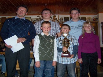 hinten Dominik und Fabian Zinsmeister, vorne Lukas Ziegelmeier, Fabian Müller, Verena Brechenmachen hinten Dominik und Fabian Zinsmeister, vorne Lukas Ziegelmeier, Fabian Müller, Verena Brechenmachen