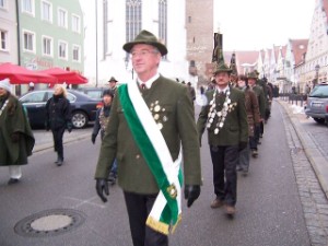 Nach dem Festgottesdienst geht es die Reichsstraße hinab ins Tanzhaus Nach dem Festgottesdienst geht es die Reichsstraße hinab ins Tanzhaus